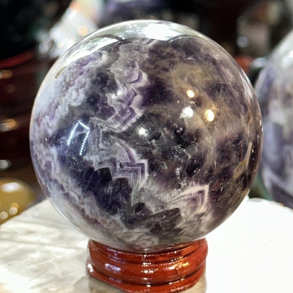 Dream Amethyst Crystal Ball! - Picture 6 of 9